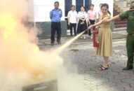 Thực tập phương án chữa cháy và cứu nạn, cứu hộ tại Bảo hiểm xã hội quận Lê Chân.
