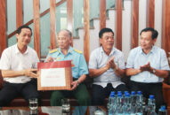 Phó Bí thư Thường trực Thành ủy thăm, tặng quà người có công với cách mạng tiêu biểu trên địa bàn huyện Thủy Nguyên