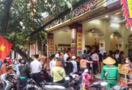 Hải Phòng: Người dân xếp hàng dài mua bánh Trung thu