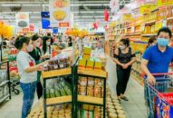 Thủ tướng yêu cầu kiểm soát giá hàng hóa, dịch vụ sau khi giá xăng dầu giảm mạnh