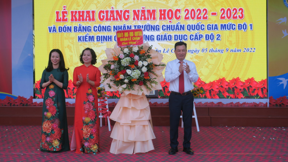 Trường THCS Vĩnh Niệm (quận Lê Chân) khai giảng năm học 2022-2023 và ...