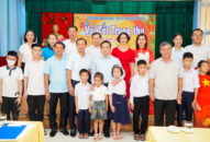 Bí thư Thành ủy thăm, tặng quà Trường nuôi dạy trẻ em Khiếm thị Hải Phòng nhân dịp Tết Trung thu năm 2022