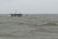 Thái Bình: Trục vớt thành công tàu chở dầu bị chìm dưới biển