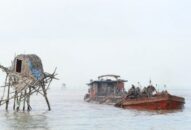 Huyện Kiến Thụy: Cắm phao tiêu, dựng chòi phục vụ công tác quản lý, khai thác các mỏ cát trên địa bàn từ ngày 22/9