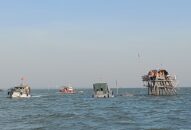 Hoàn thành việc cưỡng chế đối với các hộ nuôi ngao không được cơ quan có thẩm quyền cấp phép (giai đoạn 1) trên biển huyện Kiến Thụy