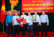 Công bố các Quyết định về công tác cán bộ tại Văn phòng UBND thành phố