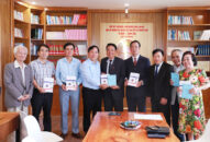 Hội Khoa học tâm lý giáo dục Hải Phòng: Trao tặng sách cho Phòng đọc quận Hồng Bàng