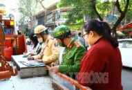 Ra quân xử lý xe ô tô đậu đỗ trái phép