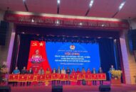 Công ty TNHH LG Display Việt Nam Hải Phòng nhận cờ thi đua của Liên Đoàn Lao Động Thành Phố và bằng khen cho các cá nhân có thành tích xuất sắc trong phong trào thi đua năm 2022