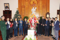 Lãnh đạo quận Hồng Bàng thăm, chúc mừng các đơn vị và tặng quà giáo dân tiêu biểu nhân dịp Lễ Giáng sinh năm 2022