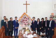 Trưởng Ban Dân vận Thành ủy thăm, chúc mừng tổ chức tôn giáo, giáo dân tiêu biểu trên địa bàn quận Kiến An nhân dịp Lễ Giáng sinh năm 2022