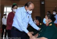 Tặng quà người có công dịp Tết Nguyên đán 2023