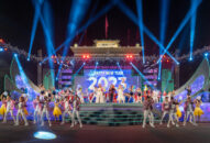 Đông đảo nhân dân thành phố hòa chung không khí sôi động của chương trình nghệ thuật “Hải Phòng chào năm mới 2023”