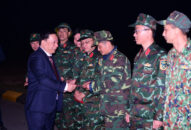 Phó Chủ tịch UBND thành phố Nguyễn Đức Thọ thăm, chúc Tết các lực lượng làm nhiệm vụ Đêm giao thừa