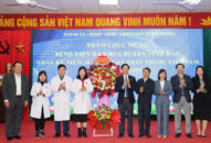 Chủ tịch HĐND thành phố thăm, tặng quà, chúc mừng một số cơ sở y tế trên địa bàn huyện Vĩnh Bảo nhân dịp kỷ niệm 68 năm Ngày Thầy thuốc Việt Nam