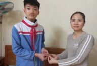 Học sinh lớp 9 nhặt được của rơi trả người đánh mất