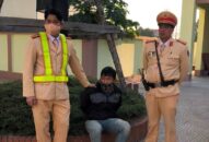 Cảnh sát giao thông Hải Phòng chặn ôtô bắt nhóm vận chuyển hơn 4kg ma tuý