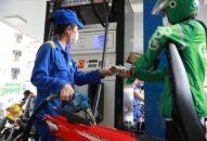 Giá xăng đồng loạt giảm giá từ chiều nay