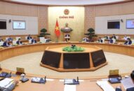 Hỗ trợ hình thành một số tập đoàn kinh tế tư nhân quy mô lớn; thúc đẩy hộ kinh doanh chuyển đổi thành doanh nghiệp