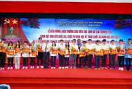 Ngành Giáo dục và Đào tạo biểu dương, khen thưởng Giáo viên, Học sinh đạt giải trong Kỳ thi chọn học sinh Giỏi quốc gia và Cuộc thi Khoa học Kỹ thuật quốc gia