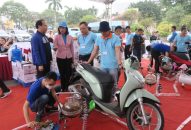 Liên đoàn Lao động thành phố tổ chức chương trình “Thay dầu nhờn xe máy miễn phí cho đoàn viên, người lao động năm 2023”