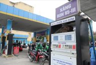 Giá xăng giảm từ chiều nay, mất mốc 24.000 đồng/lít
