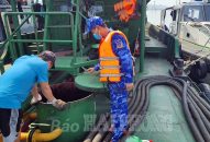 Bộ Tư lệnh Vùng Cảnh sát biển 1 tạm giữ tàu chở dầu không rõ nguồn gốc