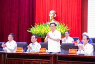 Chủ tịch Quốc hội Vương Đình Huệ tiếp xúc cử tri quận Ngô Quyền