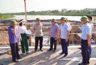 Phó Chủ tịch UBND thành phố Nguyễn Đức Thọ kiểm tra tiến độ một số công trình đê điều, thủy lợi trước mùa mưa bão 2023