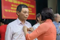 Đảng ủy Phường Gia Viên (quận Ngô Quyền) trao tặng Huy hiệu Đảng đợt 19/5 và quán triệt Chuyên đề “Học tập và làm theo tư tưởng, đạo đức, phong cách Hồ Chí Minh”