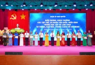 Quận ủy Ngô Quyền trao tặng Huy hiệu Đảng đợt 19/5 và biểu dương tập thể, cá nhân tiêu biểu trong học tập và làm theo tư tưởng, đạo đức, phong cách Hồ Chí Minh