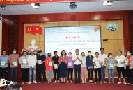 Trao tặng 65 sổ Bảo hiểm xã hội cho người dân có hoàn cảnh khó khăn trên địa bàn các huyện