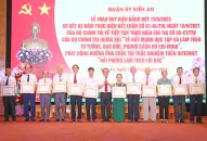 Quận ủy Kiến An trao tặng Huy hiệu Đảng đợt 19/5 và phát động hưởng ứng Cuộc thi trắc nghiệm trên Internet “Hải Phòng làm theo lời Bác”