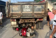 Xe tải lùi, cán tử vong cô gái trẻ ở Hải Phòng
