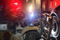 Cứu bé trai 13 tuổi mắc kẹt nửa người dưới đầu xe container ở Hải Phòng