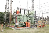 Người dân “chật vật” do cắt điện đột ngột