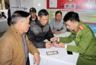 Phấn đấu hoàn thành việc thu nhận, kích hoạt tài khoản định danh điện tử cho công dân đủ điều kiện trên địa bàn thành phố, trước ngày 15/7/2023