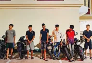 Bắt nhóm quái xế đầu trần, lạng lách đánh võng trên đường phố Hải Phòng