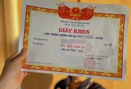 Lý do khiến trào lưu “nhà nhà khoe giấy khen” bùng nổ trên Facebook