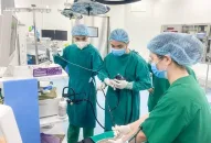 Nội soi can thiệp gắp dị vật thành công cho bệnh nhi 4 tuổi nuốt phải pin cúc áo
