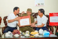 Phó Bí thư Thường trực Thành ủy thăm, tặng quà thương bệnh binh, người có công với Cách mạng trên địa bàn quận Ngô Quyền