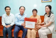 Bí thư Thành ủy thăm, tặng quà gia đình người có công tiêu biểu trên địa bàn quận Lê Chân nhân dịp Kỷ niệm 76 năm Ngày thương binh, liệt sỹ