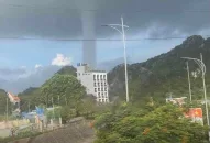 Vòi rồng khổng lồ xuất hiện trên vùng biển Hải Phòng