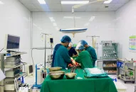 Báo động đỏ toàn viện, cấp cứu tối khẩn bệnh nhân vỡ lách thể nguy kịch