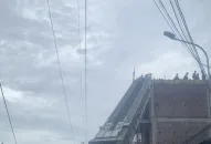 Hải Phòng: Một người bị điện giật tử vong khi làm mái nhà