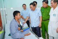 Lãnh đạo thành phố thăm, tặng quà chiến sỹ PCCC và CNCH bị thương khi làm nhiệm vụ