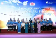 Trao học bổng “Cánh buồm tri thức, chắp cánh tài năng” và ra mắt CLB Hỗ trợ phụ nữ khởi nghiệp-Kết nối tiêu thụ sản phẩm