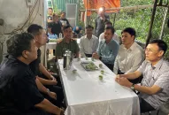 Lãnh đạo thành phố thăm hỏi, động viên gia đình các nạn nhân người Hải Phòng tử vong trong vụ cháy Chung cư mini tại Hà Nội