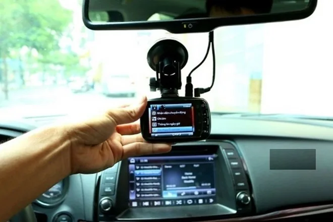 交通警察署は、個人の車にダッシュボードカメラを設置する提案について語った。