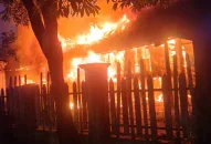 Cháy ngôi nhà sàn 2 tầng bằng gỗ ở Hải Phòng